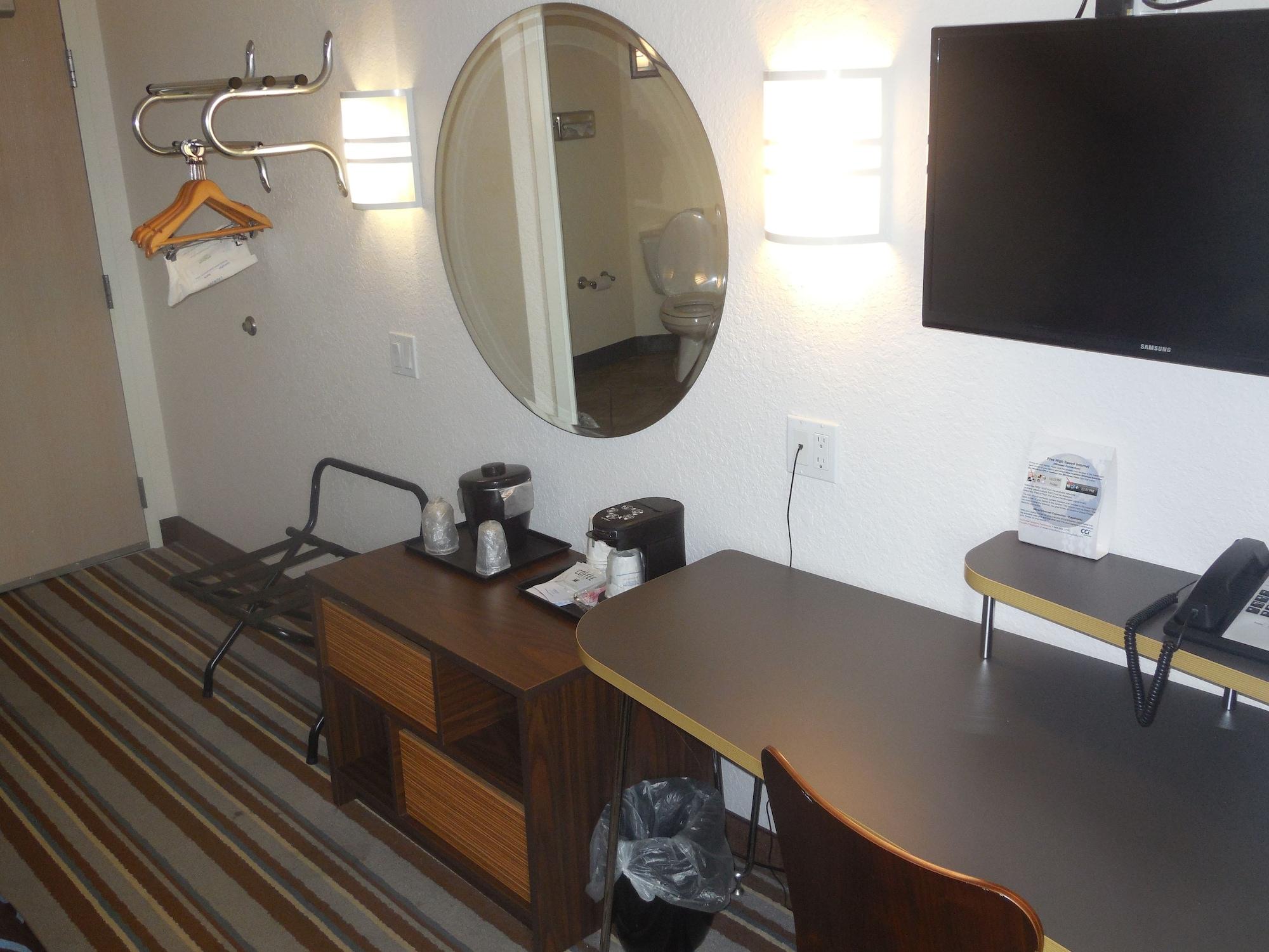 Super 8 By Wyndham Sault Ste. Marie Hotel Luaran gambar