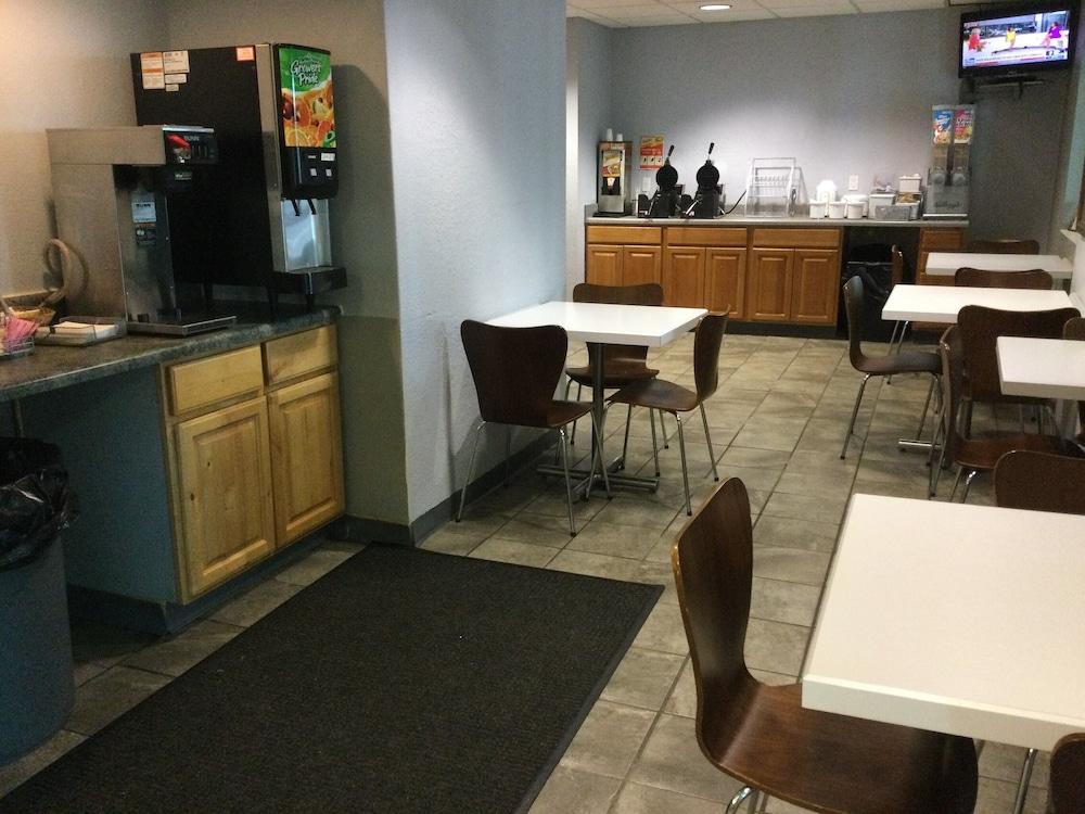 Super 8 By Wyndham Sault Ste. Marie Hotel Luaran gambar
