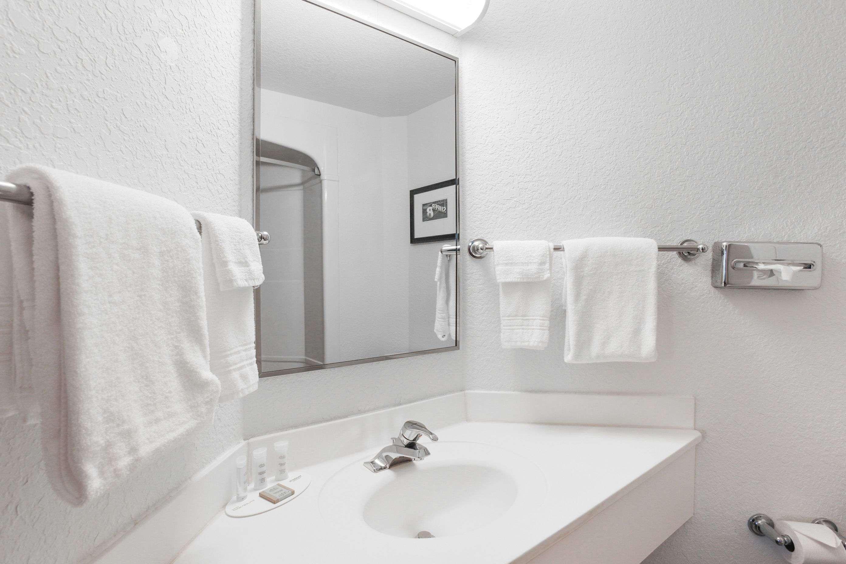 Super 8 By Wyndham Sault Ste. Marie Hotel Luaran gambar