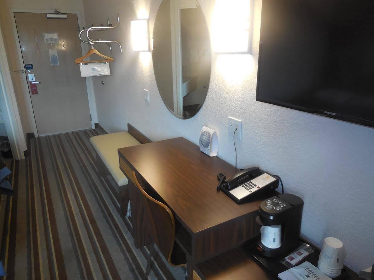 Super 8 By Wyndham Sault Ste. Marie Hotel Luaran gambar
